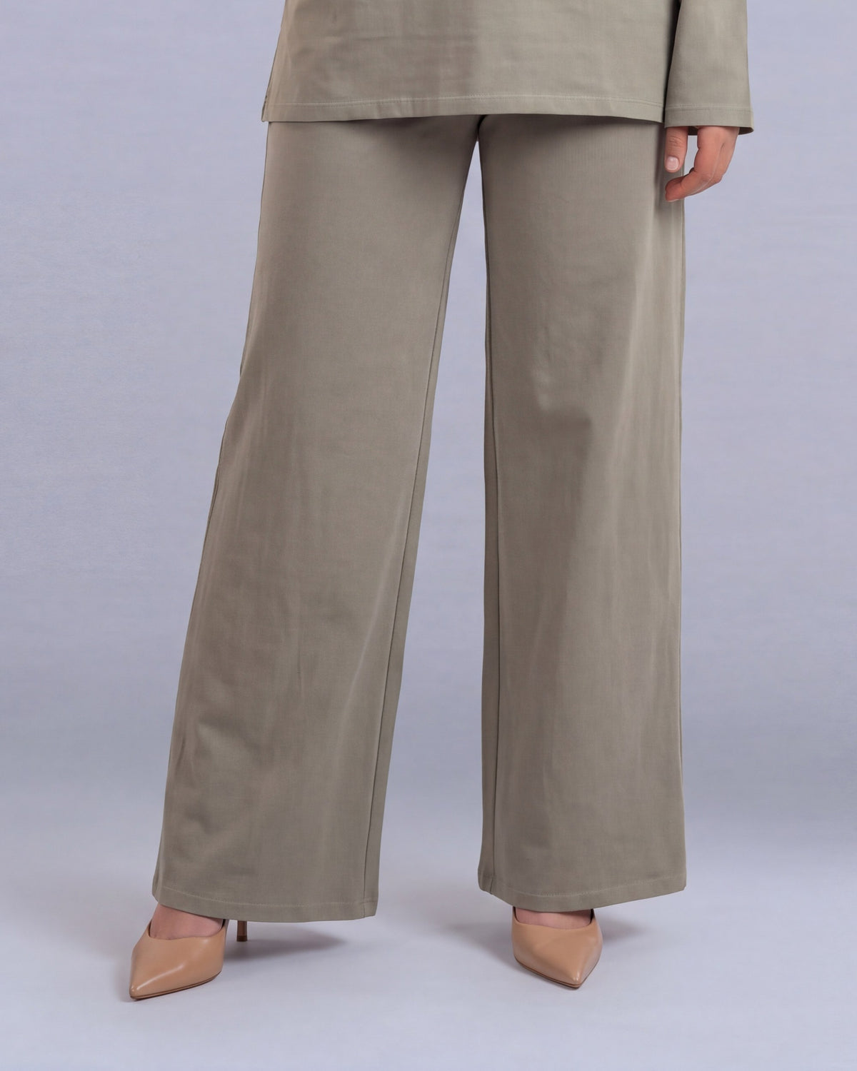 Ligne pants Labelnou : pantalon large femme, coloris vert sauge
